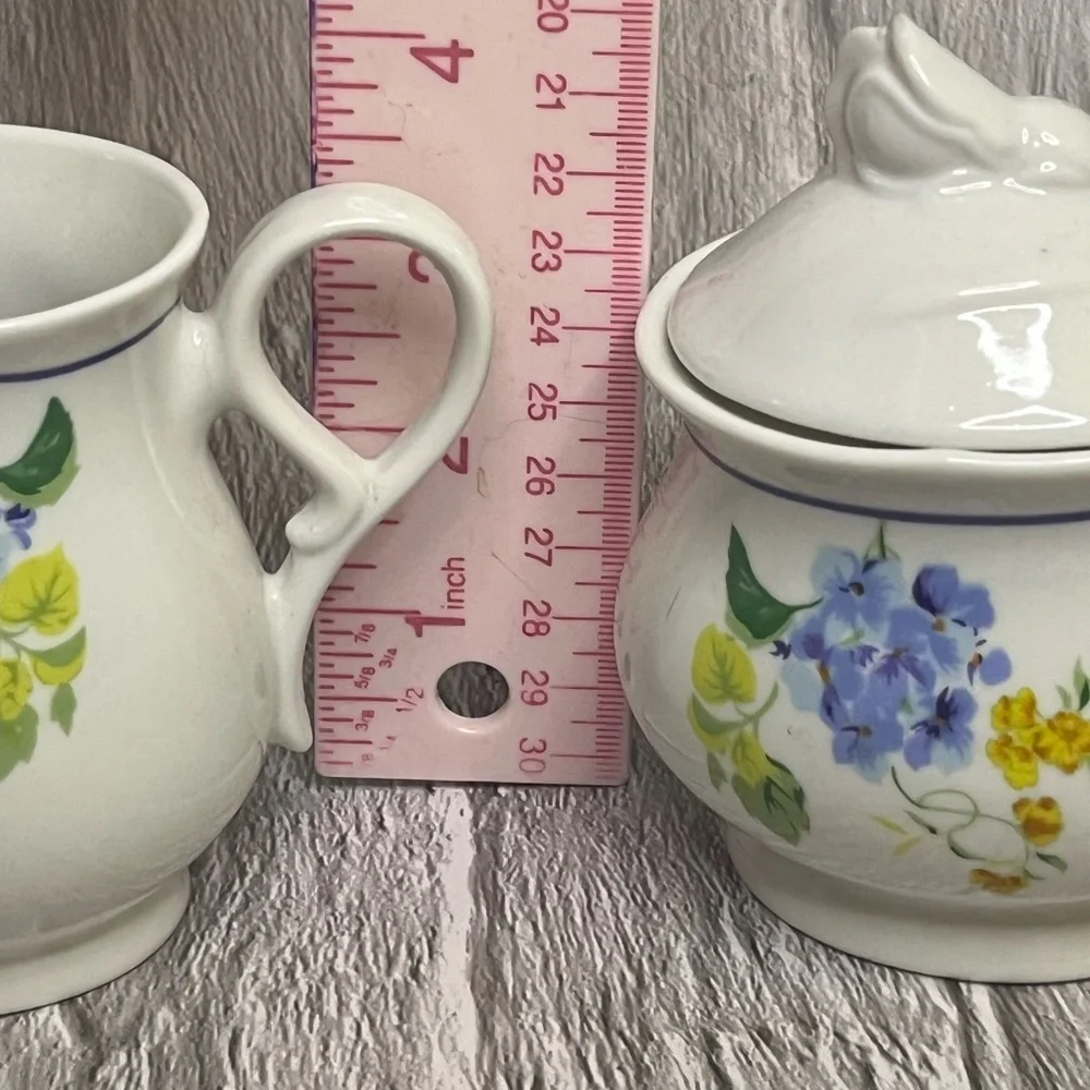Floral Cream and Sugar